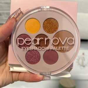Pear Nova eyeshadow palette